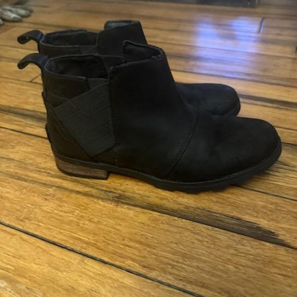 Sorel Emelie Chelsea Booties
